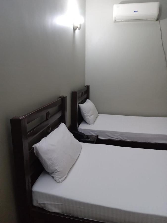 New Hotel Chilton カラチ エクステリア 写真