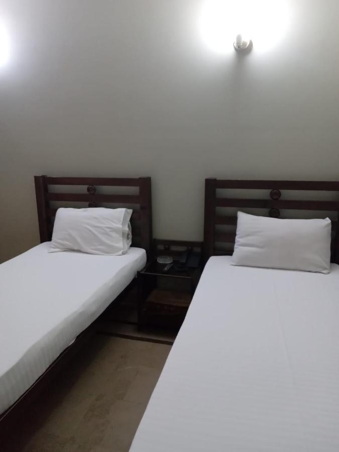 New Hotel Chilton カラチ エクステリア 写真