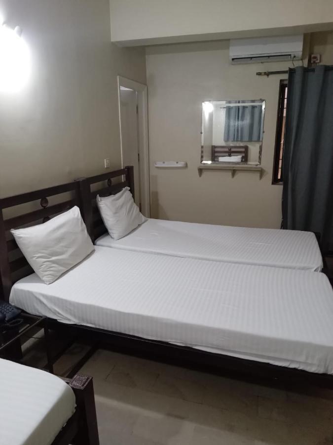 New Hotel Chilton カラチ エクステリア 写真