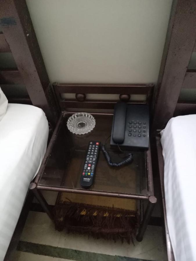 New Hotel Chilton カラチ エクステリア 写真